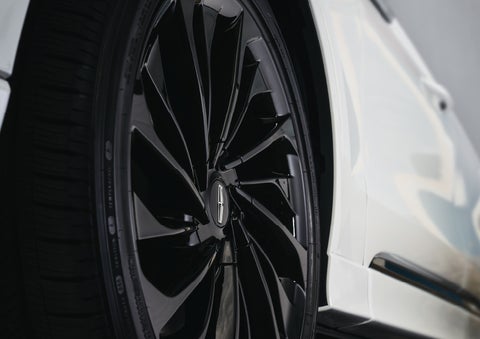 The wheel of the available Jet Appearance package is shown | Fair Oaks Lincoln in Naperville IL